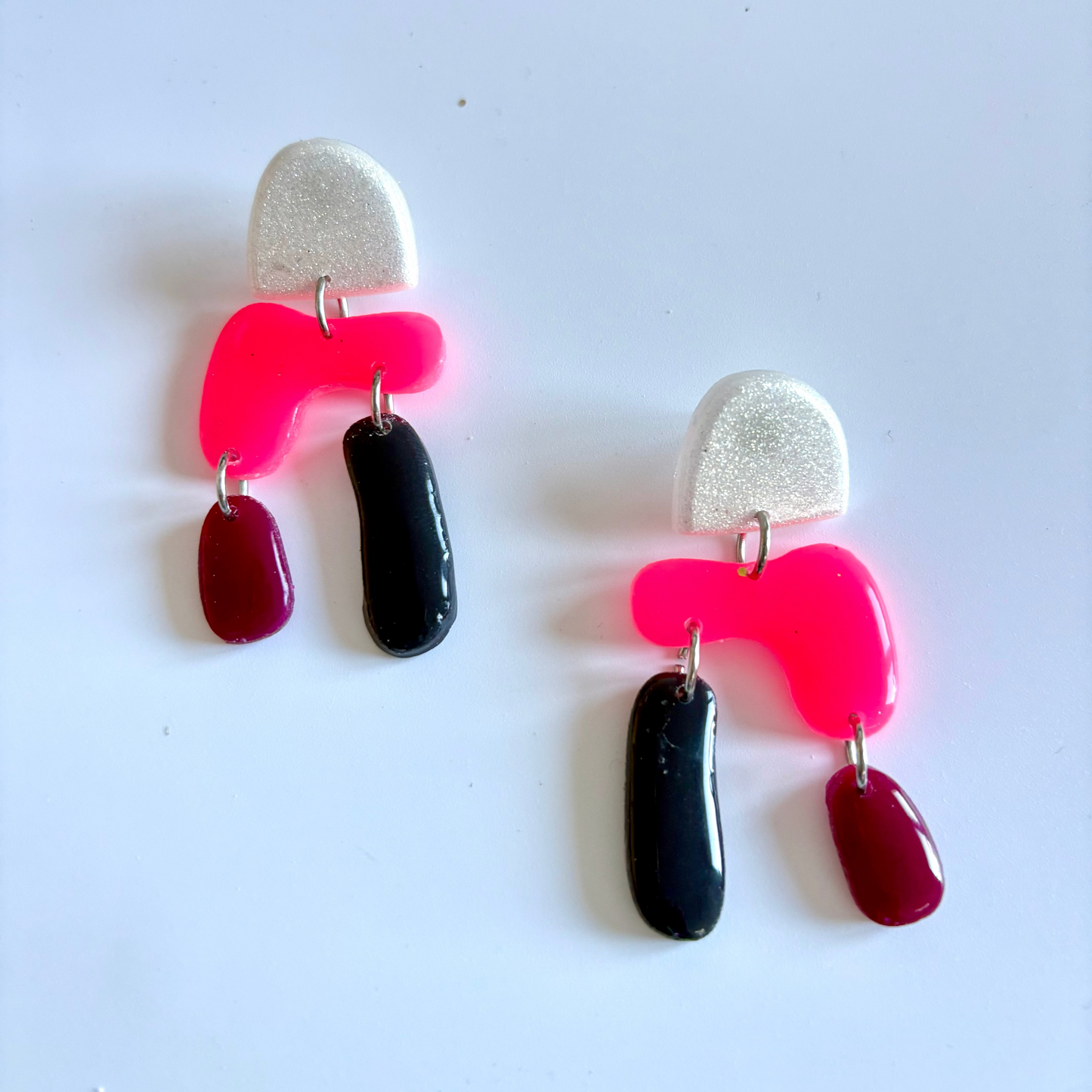 boucles d'oreilles en resine