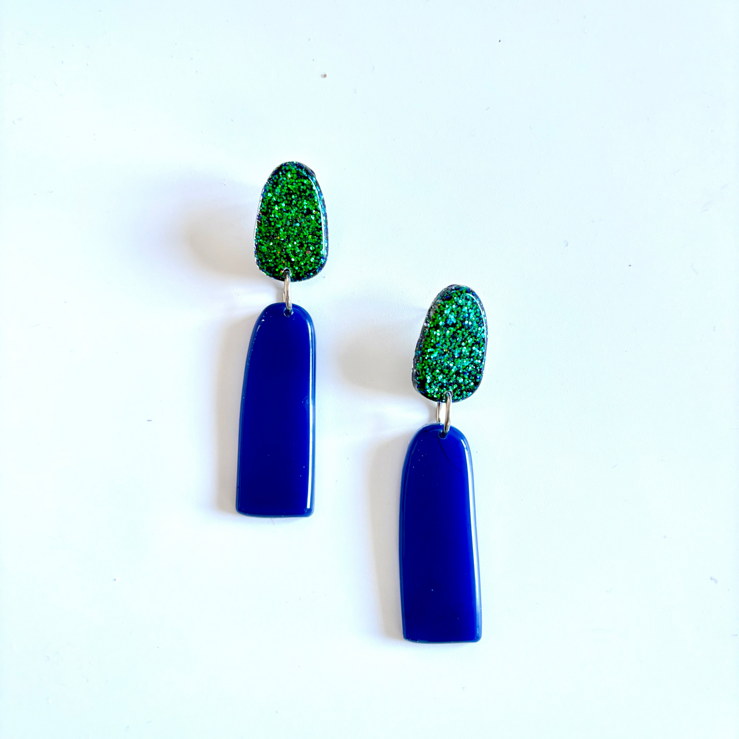 boucles d'oreilles en resine